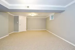 2749 W North Shore Ave, Chicago, IL 60645 - Photo 9