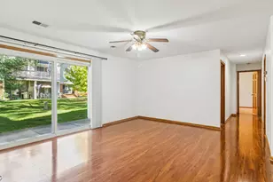 1316 Evergreen Dr, Palatine, IL 60074 - Photo 9