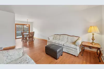 325 E Prairie Avenue, Lombard, IL 60148 - Photo 3