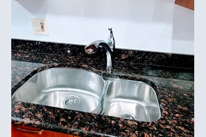 2544 W Hollywood Avenue #1, Chicago, IL 60659 - Photo 5