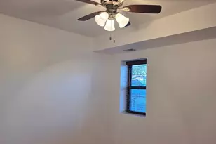 2544 W Hollywood Ave, Chicago, IL 60659 - Photo 31