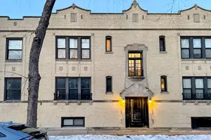 2544 W Hollywood Ave, Chicago, IL 60659 - Photo 1