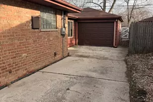 1367 Burnham Ave, Calumet City, IL 60409 - Photo 17