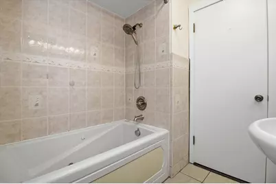 6659 W Foster Avenue, Chicago, IL 60656 - Photo 5