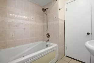 6659 W Foster Ave, Chicago, IL 60656 - Photo 5