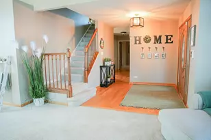 33 Foxglove Ct, Streamwood, IL 60107 - Photo 5