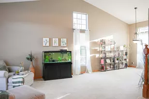 33 Foxglove Ct, Streamwood, IL 60107 - Photo 7