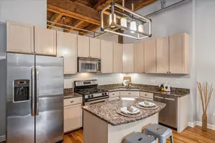 824 W Superior St, Chicago, IL 60642 - Photo 5