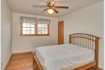 15043 Tripp Avenue, Midlothian, IL 60445 - Photo 11