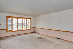 15043 Tripp Ave, Midlothian, IL 60445 - Photo 5