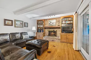 2S501 Seneca Dr, Wheaton, IL 60189 - Photo 9