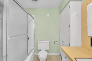 801 Woodlawn Dr, Dekalb, IL 60115 - Photo 15