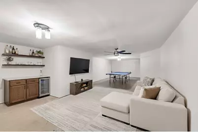 801 Woodlawn Drive, Dekalb, IL 60115 - Photo 11