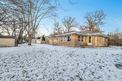 801 Woodlawn Drive, Dekalb, IL 60115 - Photo 17