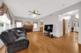 10745 Lockwood Ave, Oak Lawn, IL 60453 - Photo 3