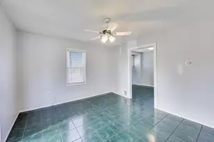 764 2nd Ave, Aurora, IL 60505 - Photo 5