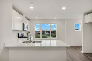 434 Lakeshore Ct, Saint Charles, IL 60174 - Photo 3