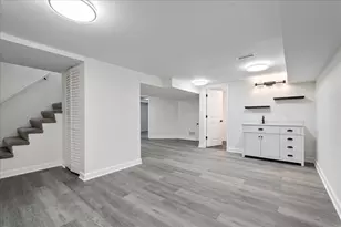 7241 N McVicker Ave, Chicago, IL 60646 - Photo 17