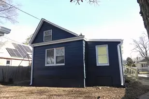 1126 N Ash St, Waukegan, IL 60085 - Photo 5