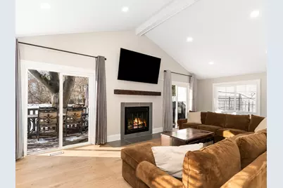 1906 N Summit Street, Wheaton, IL 60187 - Photo 7