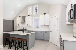 1906 N Summit St, Wheaton, IL 60187 - Photo 9