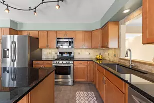 609 Deborah Ct, Schaumburg, IL 60193 - Photo 9