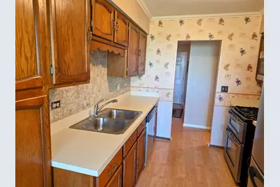 1S150 Spring Road #5B, Oakbrook Terrace, IL 60181 - Photo 7