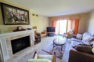 1S150 Spring Rd, Oakbrook Terrace, IL 60181 - Photo 5