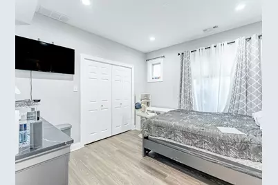 5330 W Drummond Place, Chicago, IL 60639 - Photo 11