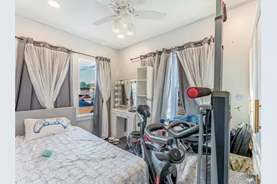 5330 W Drummond Place, Chicago, IL 60639 - Photo 13