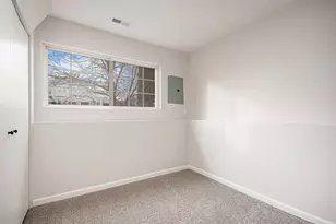 685 Holiday Ln, Hainesville, IL 60073 - Photo 11