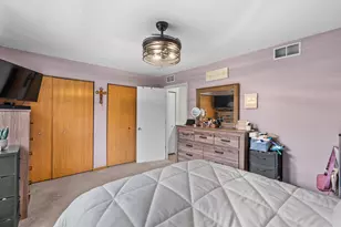 2232 Flagstone Ln, Carpentersville, IL 60110 - Photo 15