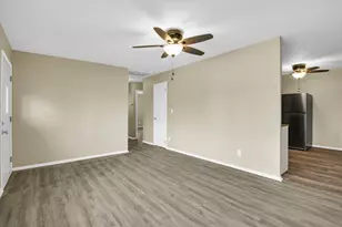 304 Dodson Dr S, Urbana, IL 61802 - Photo 9