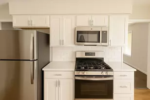 37684 N Sheridan Rd, Beach Park, IL 60087 - Photo 9