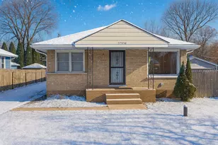 37684 N Sheridan Rd, Beach Park, IL 60087 - Photo 1