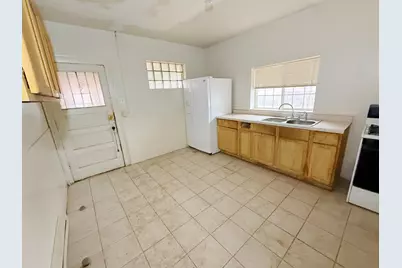 245 S 14th Avenue, Maywood, IL 60153 - Photo 7