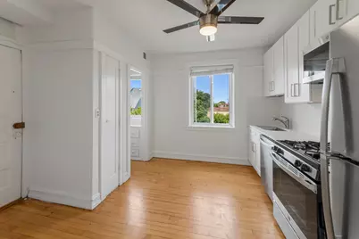 3048 W Cornelia Avenue #3, Chicago, IL 60618 - Photo 3