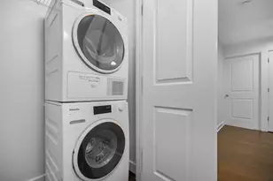 30 E Huron St, Chicago, IL 60611 - Photo 11