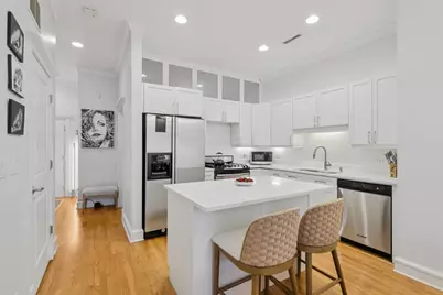 800 W Cornelia Avenue #208, Chicago, IL 60657 - Photo 7