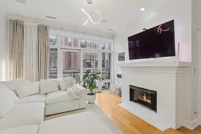 800 W Cornelia Avenue #208, Chicago, IL 60657 - Photo 3