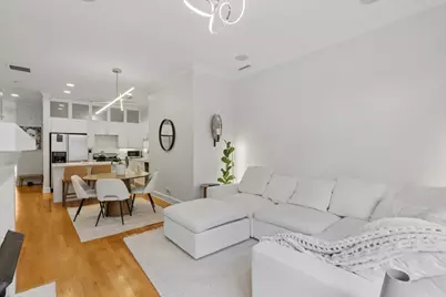 800 W Cornelia Avenue #208, Chicago, IL 60657 - Photo 5