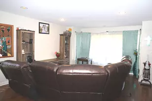 937 E 84th Pl, Chicago, IL 60619 - Photo 7