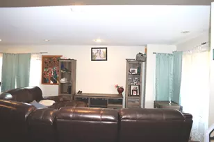 937 E 84th Pl, Chicago, IL 60619 - Photo 5