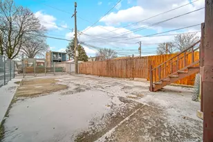 900 N Springfield Ave, Chicago, IL 60651 - Photo 23