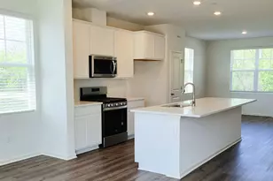 563 Yosemite Wy, Mundelein, IL 60060 - Photo 5