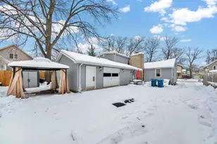 541 Charles St, Aurora, IL 60506 - Photo 31