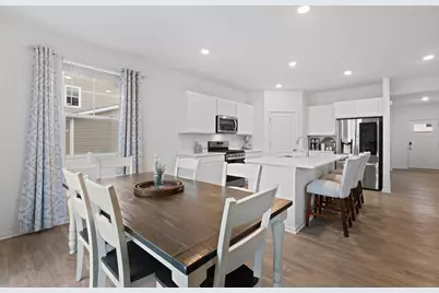 696 Kentshire Circle, Elgin, IL 60124 - Photo 5