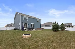 696 Kentshire Cir, Elgin, IL 60124 - Photo 27