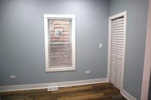 9138 S Essex Ave, Chicago, IL 60617 - Photo 7