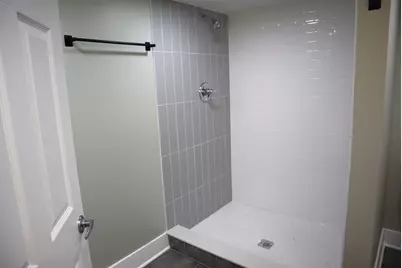 9138 S Essex Avenue, Chicago, IL 60617 - Photo 33